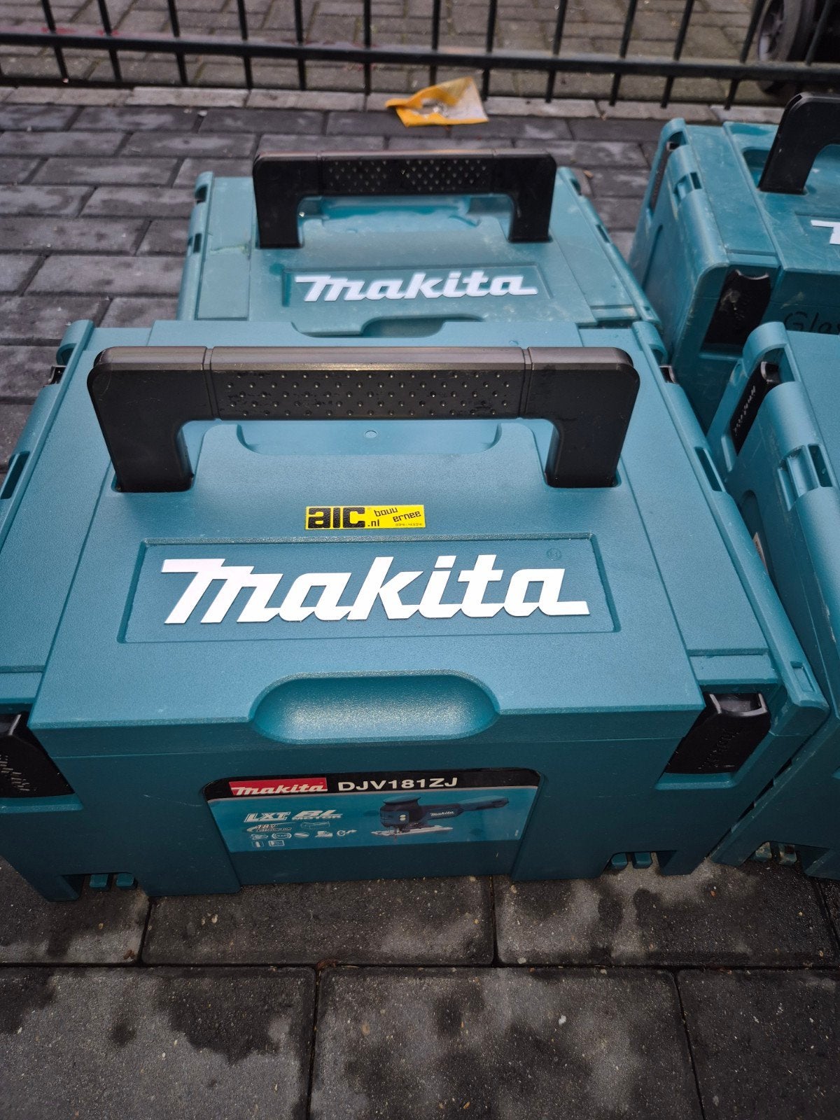 makita en Hitachi systainers, Ophalen