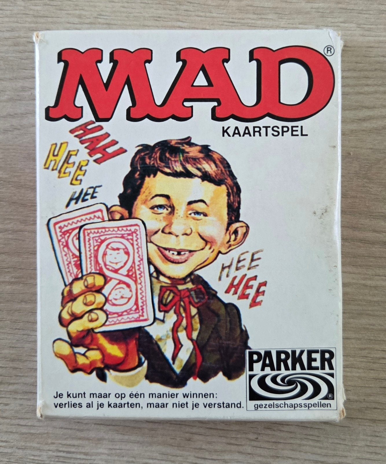 MAD Kaartspel - Klassiek Gezelschapsspel van Parker, Hobby en Vrije tijd, Gezelschapsspellen | Kaartspellen, Vijf spelers of meer