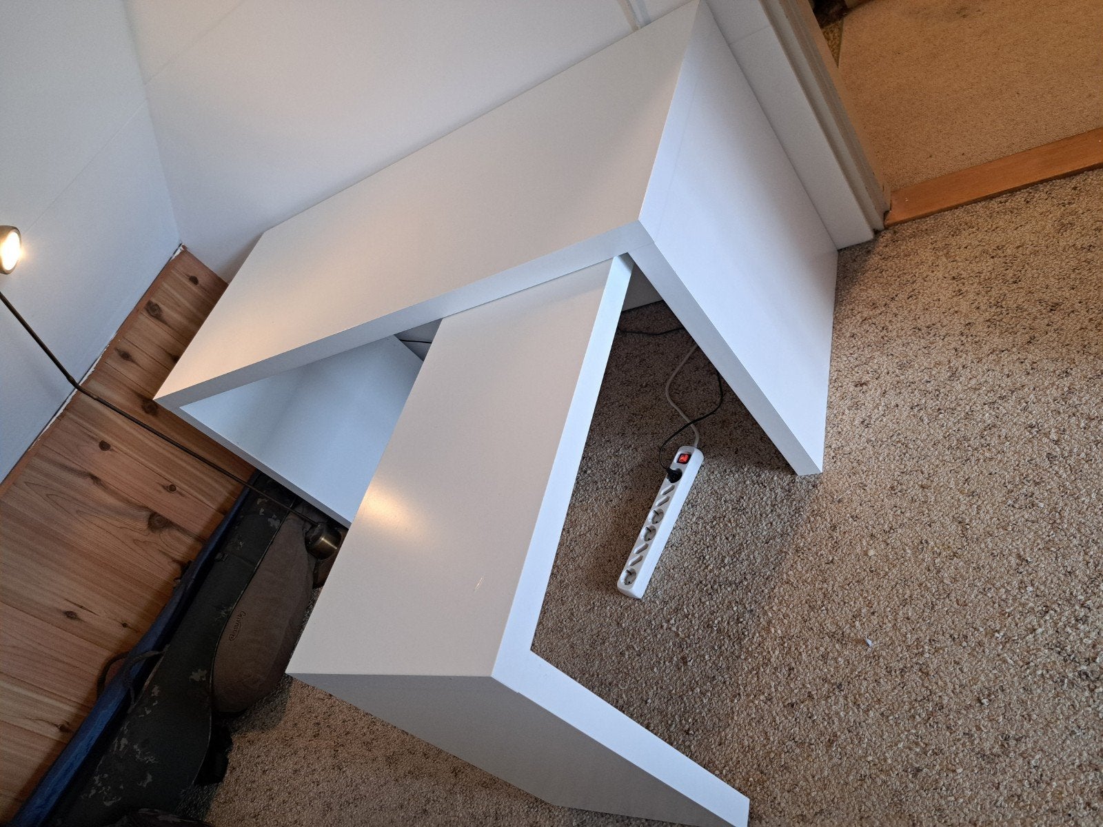 IKEA MALM Bureau met uitschuifbaar blad, wit, Ophalen, Opbergruimte, Gebruikt, Spaanplaat of MDF