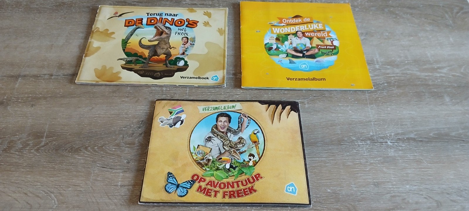 3 x Freek Vonk sticker verzamelalbum de dino's, Verzamelen, Supermarktacties, Albert Heijn, Ophalen of Verzenden