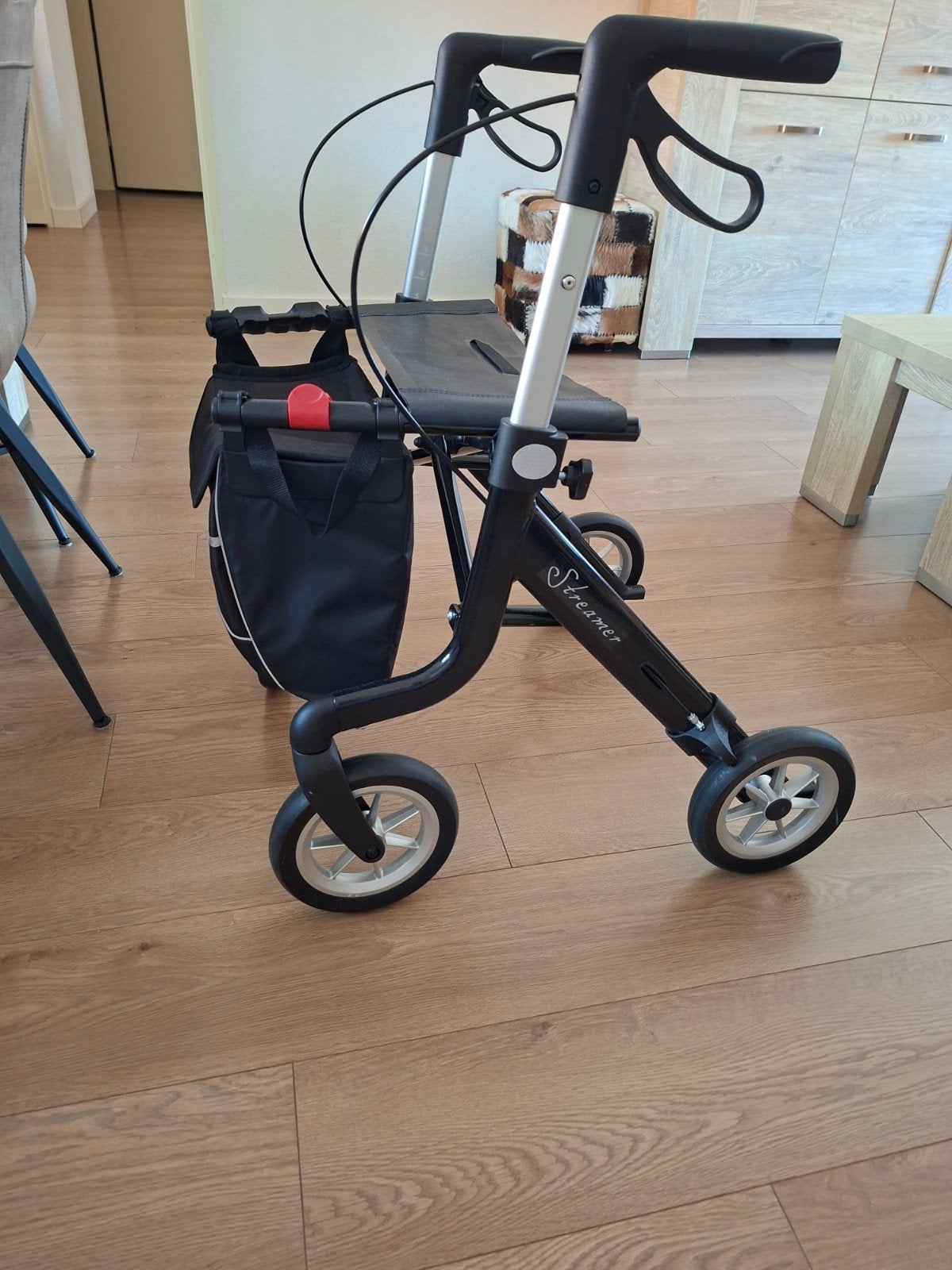 STREAMER rollator, slechts enkele keren gebruikt, Diversen, Rollators, Ophalen, Zo goed als nieuw
