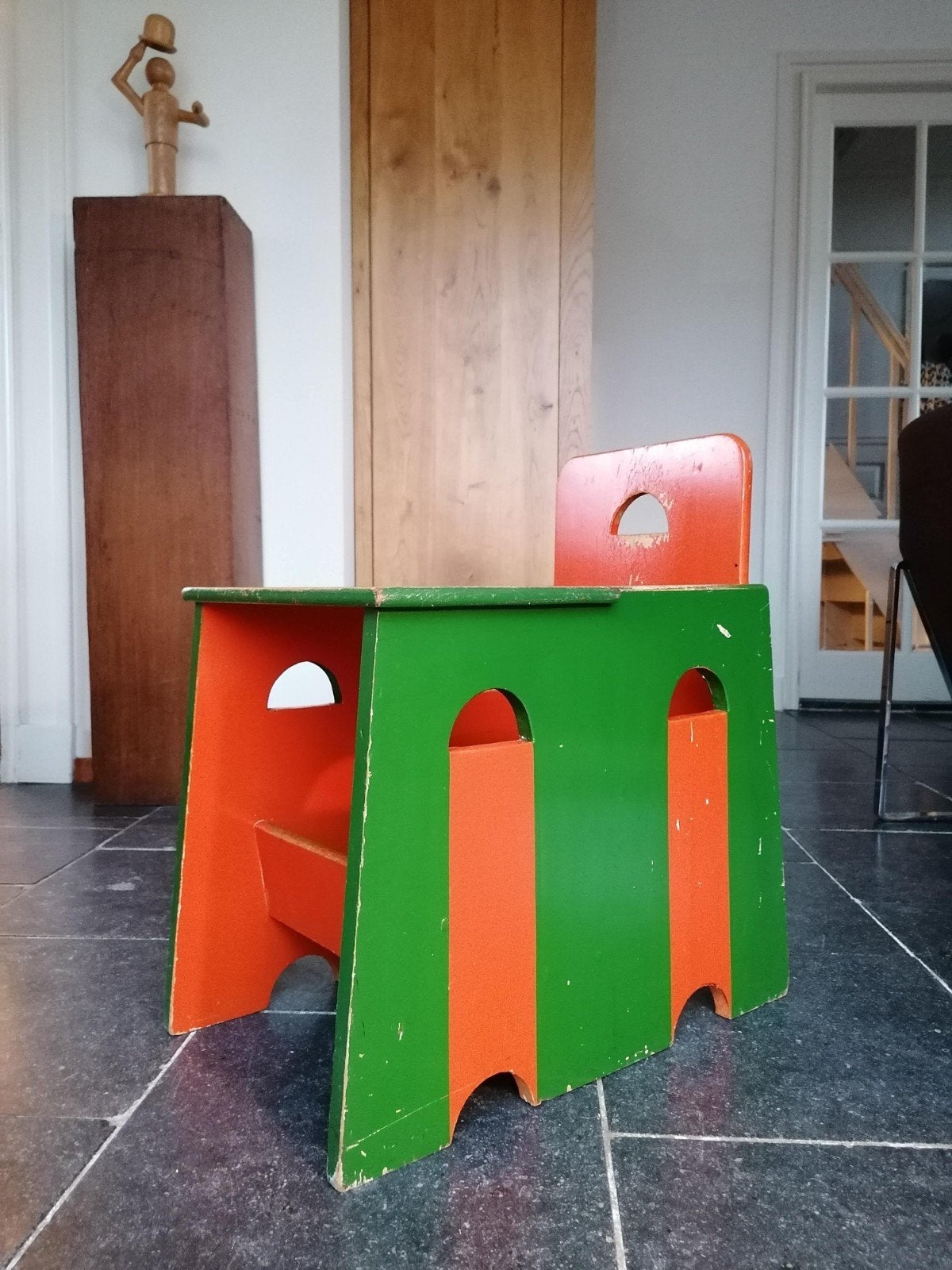Poepen in de Amsterdamse School, Ophalen, Object, Hout, Handgemaakt