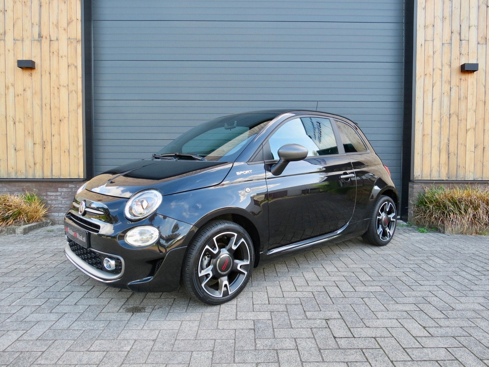 Fiat 500 1.0 Hybrid Sport *Big navi *Carplay *Climate, Auto's, Fiat, 4 stoelen, Leder en Stof, Zwart, Bedrijf