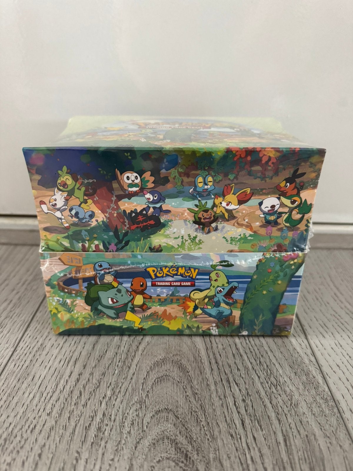 Pokemon celebrations mini tin display geseald, Ophalen of Verzenden, Zo goed als nieuw, Overige typen, Foil