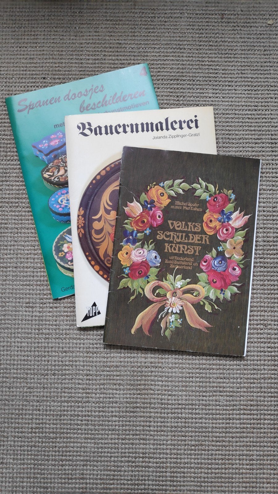 3 boeken Volks schilderkunst+patroonbladen, ISBN: 3772404855, Ophalen of Verzenden, Zo goed als nieuw, Acrylverf