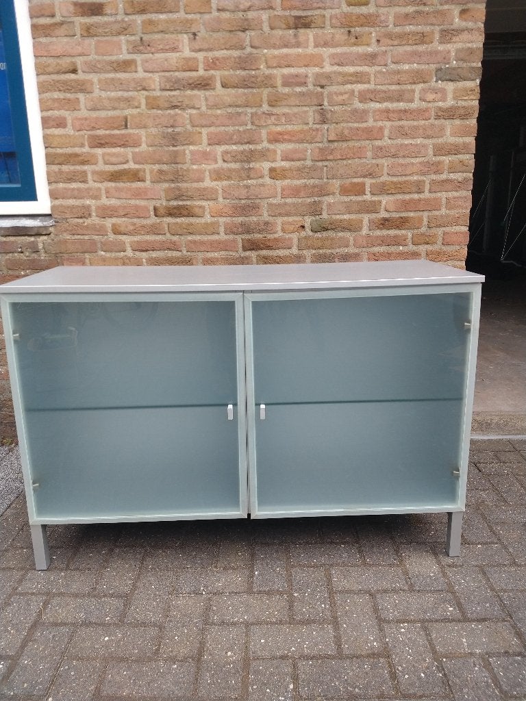 Kastje/dressoir met binnenverlichting, Ophalen, 100 tot 150 cm, Modern, 25 tot 50 cm
