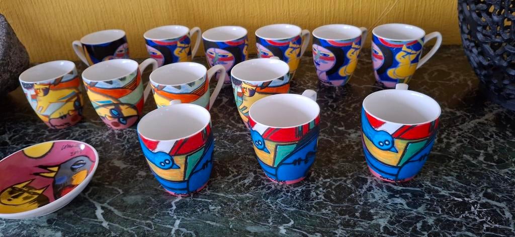 Corneille Servies: 13 Kopjes en 1 Schaal - Zo goed als nieuw, Keramiek, Ophalen of Verzenden, Zo goed als nieuw, Overige stijlen