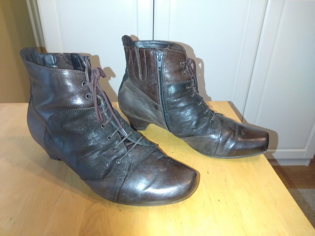 Lederen dames schoenen maat 42 (8,5), Bruin, Lage of Enkellaarzen, Verhulst, Ophalen of Verzenden