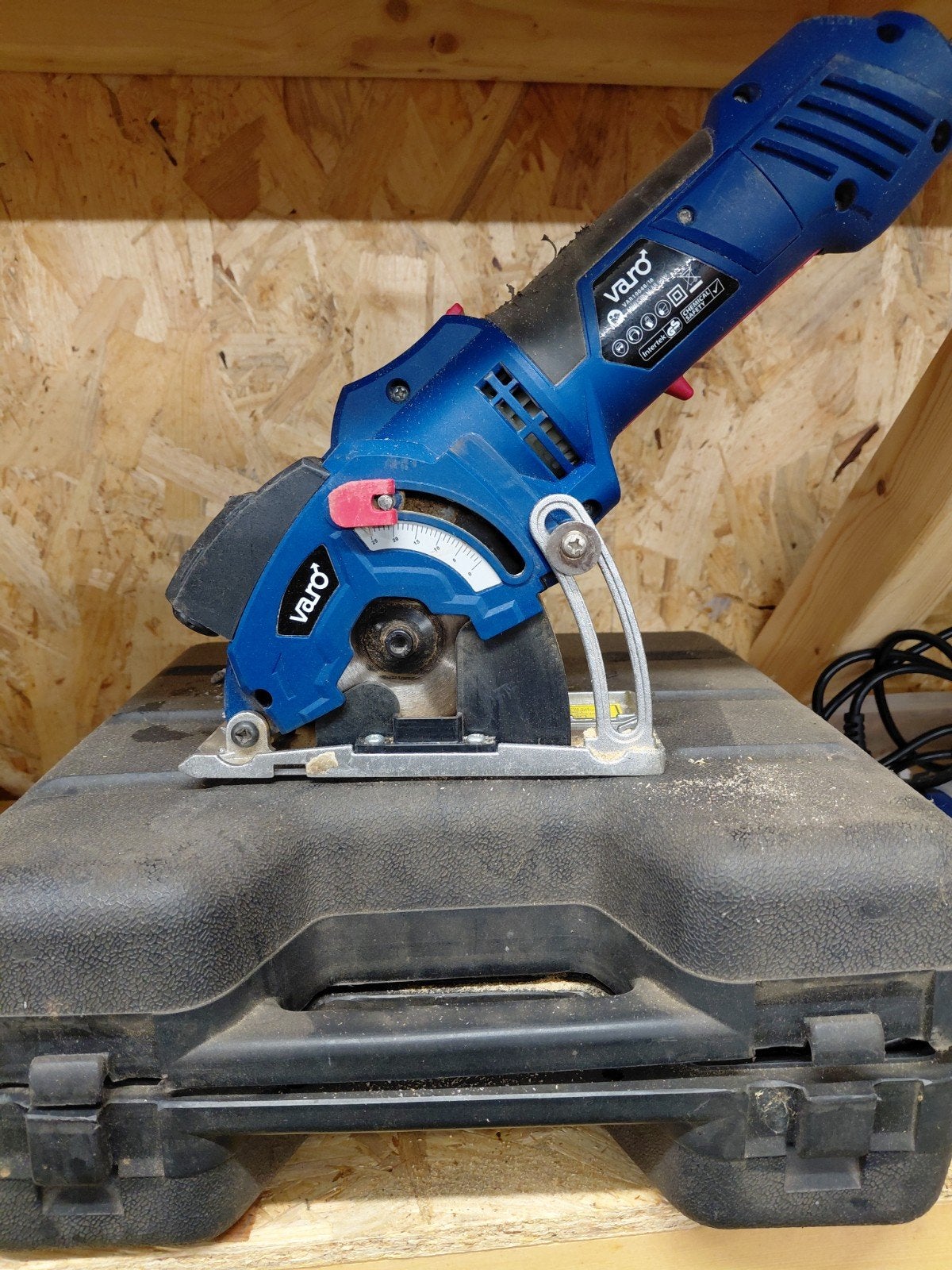 Varo Mini Cirkelzaag VAR10048/18 - 500W, Ophalen, Minder dan 30 mm, Gebruikt, Cirkelzaag