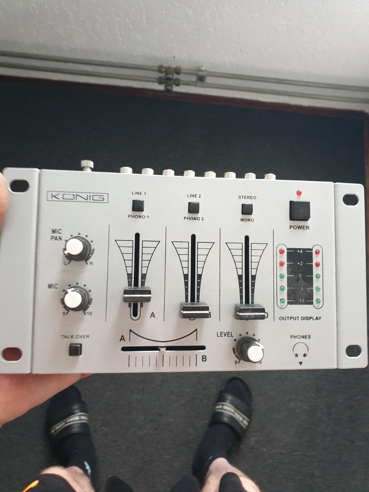 König DJ Mixer - Compacte 2-kanaals mengtafel, Muziek en Instrumenten, Mengpanelen, Ophalen of Verzenden, Gebruikt, Minder dan 5 kanalen