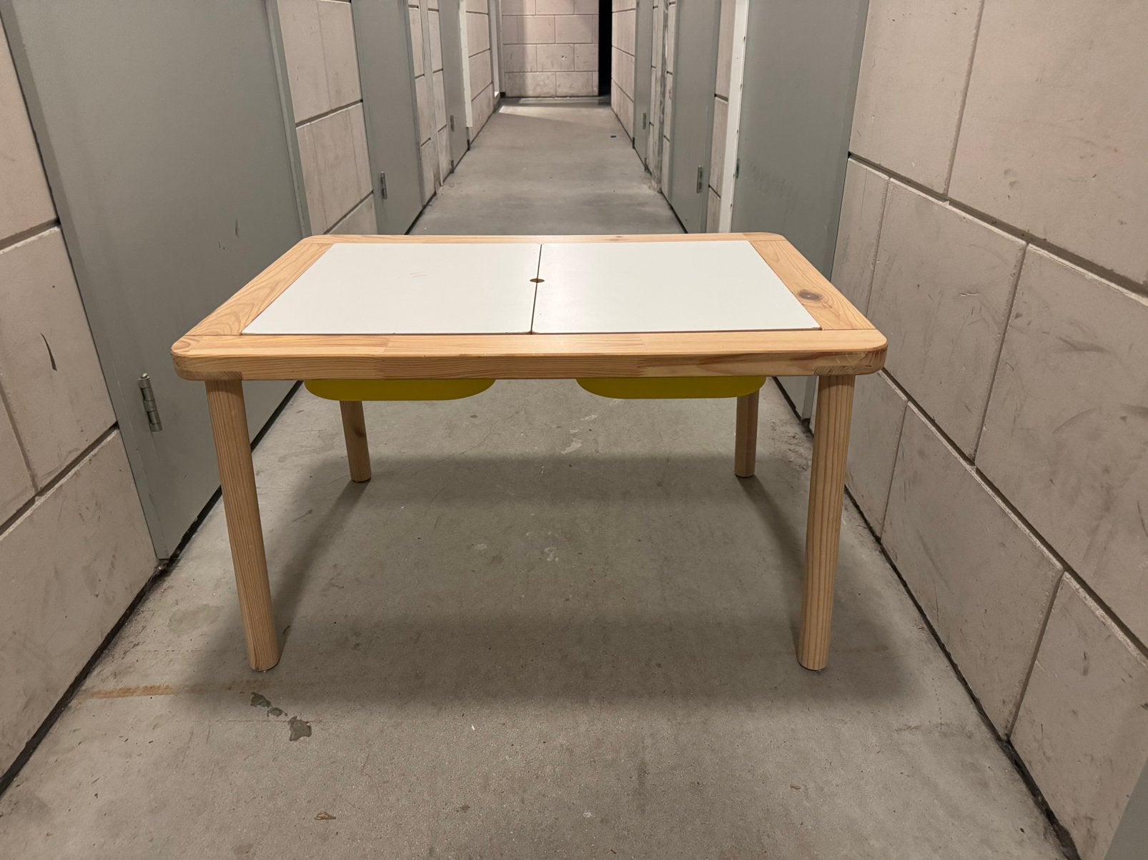 IKEA Flisat Kindertafel met opbergbakken, Kinderen en Baby's, Kinderkamer | Tafels en Stoelen, Ophalen, Gebruikt, Tafel(s)