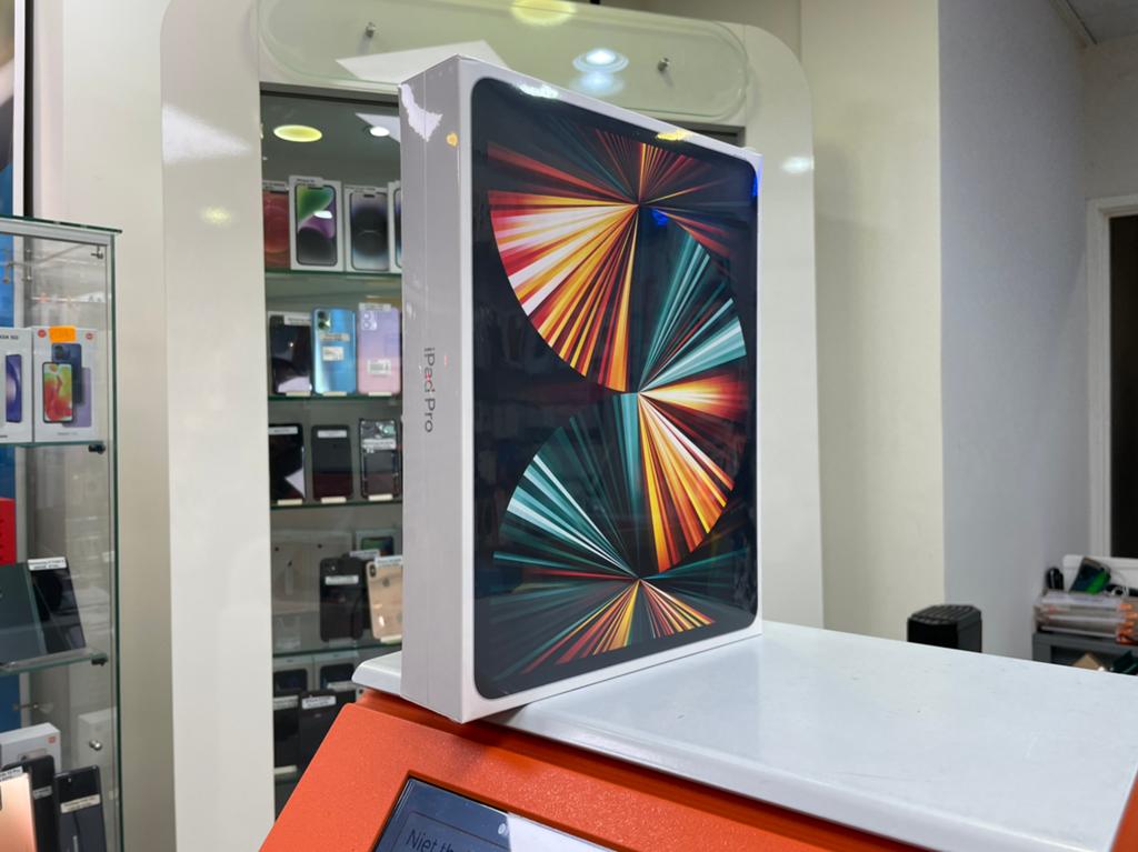 Nieuw in seal iPad Pro 12.9 5e gen 256GB Wifi, Computers en Software, Apple iPads, 13 inch of meer, Apple iPad, Nieuw, Ophalen of Verzenden