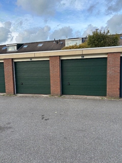 TE HUUR Ruime garagebox te Zoetermeer, Zuid-Holland