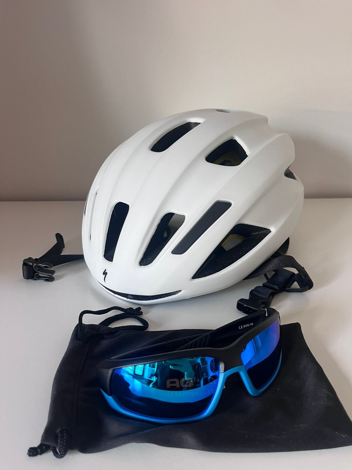 Specialized MIPS fietshelm + AGU fietsbril, Ophalen of Verzenden, Zo goed als nieuw, M, Heer of Dame