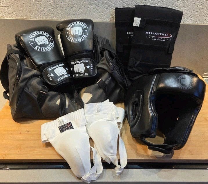 Kickboxen Kickboxset incl tas, Ophalen, Gebruikt, Overige, Vechtsportbescherming