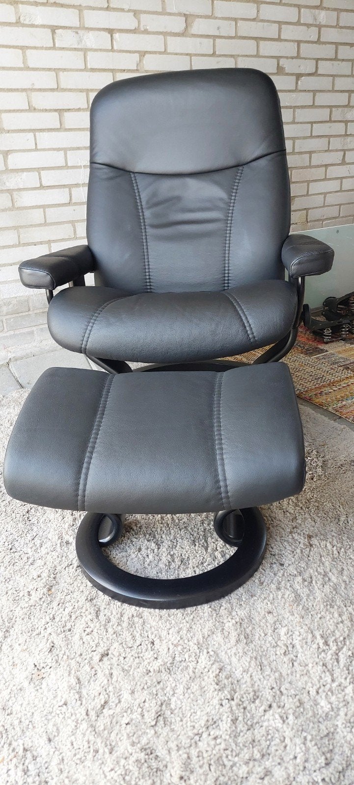 Zwarte leren Stressless fauteuil met voetenbank, Huis en Inrichting, Fauteuils, Ophalen, Minder dan 75 cm, Modern, Comfort, Leer
