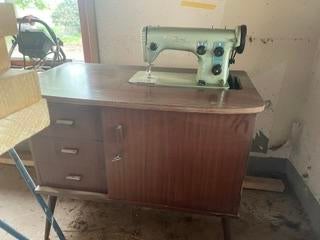 Vintage Naaimachine met Meubel - Perfect voor Hobbyisten, Ophalen