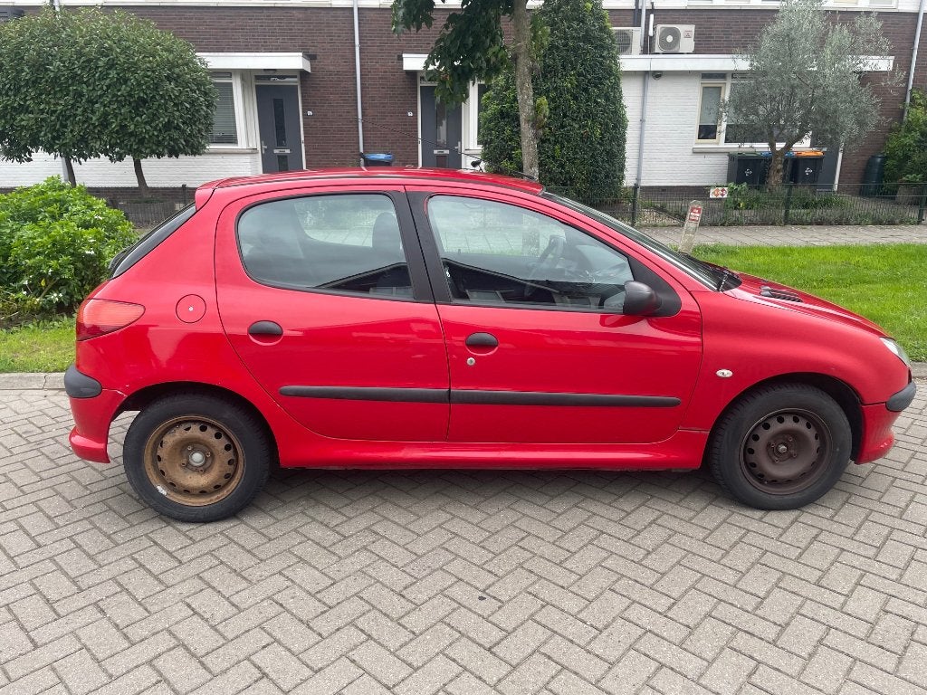 Peugeot 206 1.1 X-design 5D 2005 Rood, Voorwielaandrijving, Stof, 4 cilinders, Origineel Nederlands