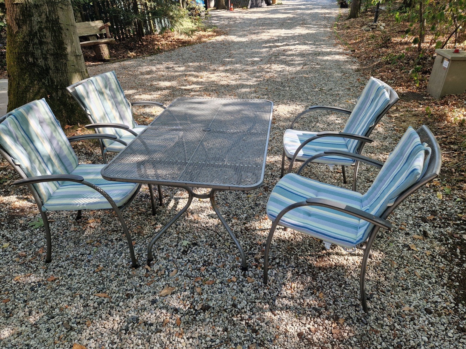 tuinset van metaal, inclusief kussens, Tuin en Terras, Tuinsets en Loungesets, Ophalen, 4 zitplaatsen, Gebruikt, Eettafel