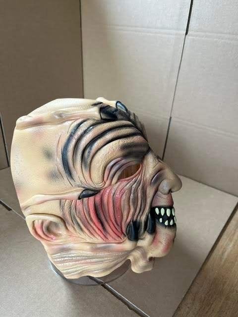 Eng Halloween masker, Verzenden, Nieuw, Feestartikel, Halloween of Griezel
