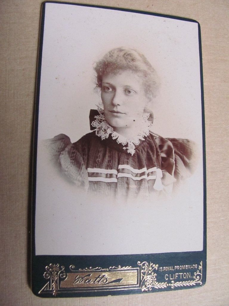 Clifton ca. 1905 photographer Watts, Victorian Cabinet Card, Ophalen of Verzenden, Voor 1940, Zo goed als nieuw, Overige onderwerpen