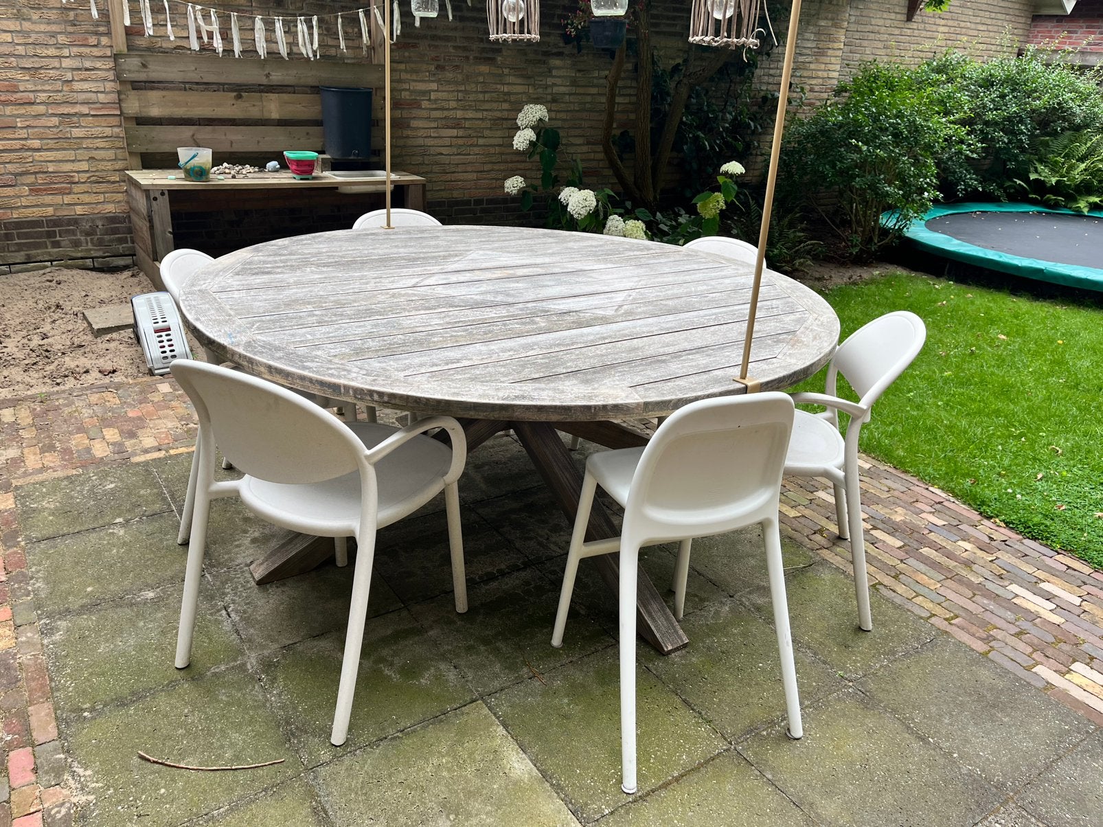 Mooie robuuste houten tuintafel rond 8 personen, Tuin en Terras, Ophalen, Gebruikt, Eettafel, 8 zitplaatsen