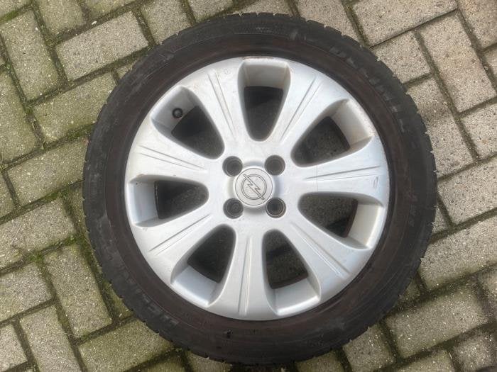 Sportvelgenset + banden van een Opel Corsa, Gebruikt, -, Verzenden, -