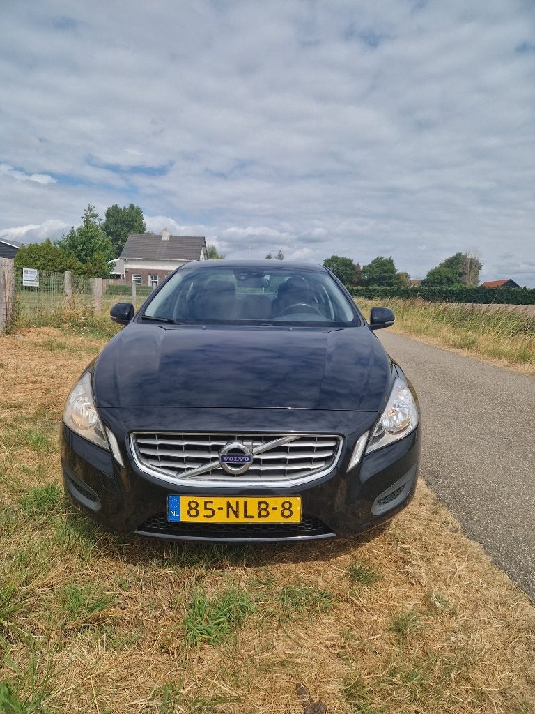 Volvo S60 2.0 T 2010 Zwart (270 PK), Auto's, Stof, 1800 kg, Zwart, 4 cilinders