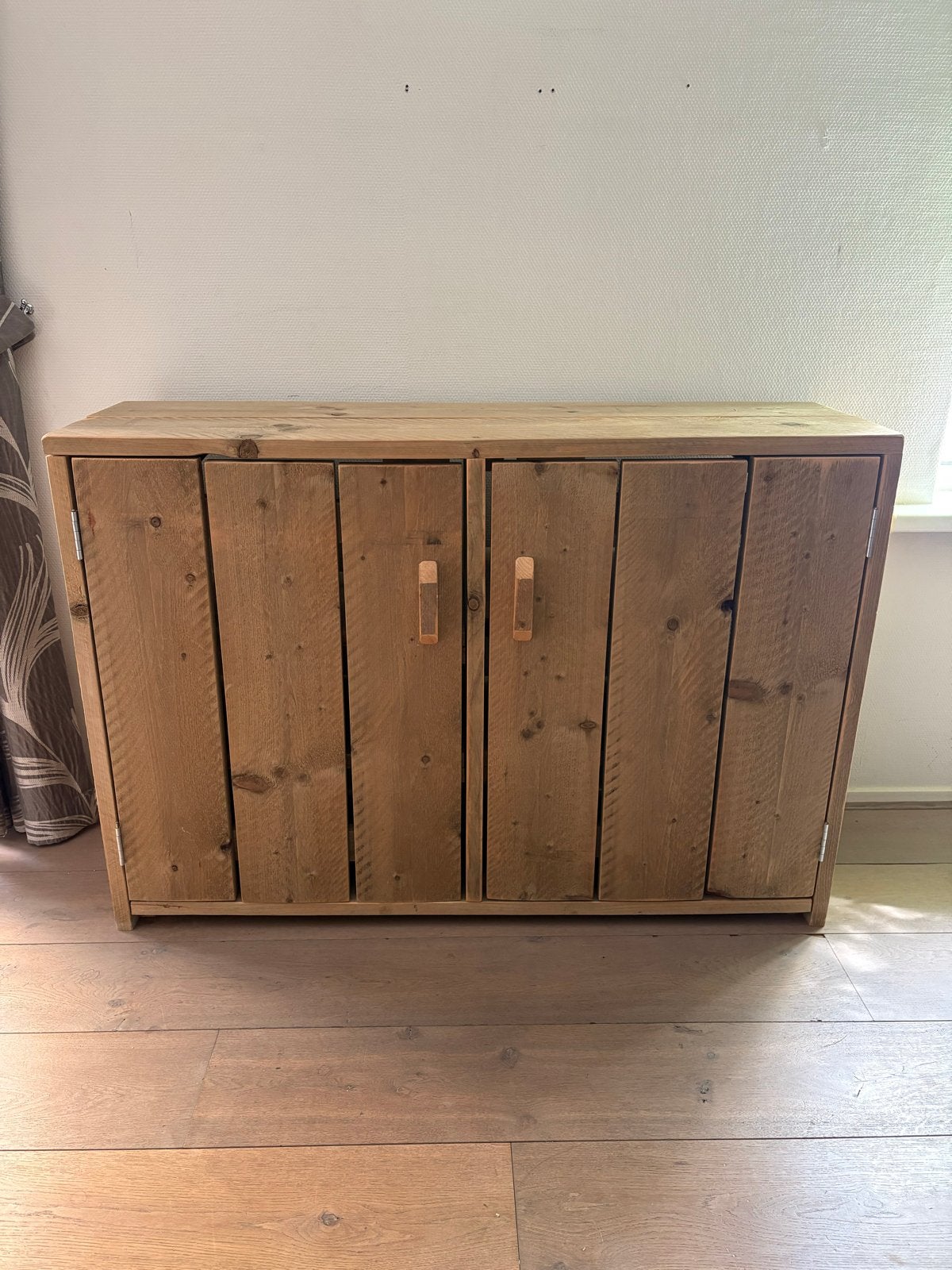 Steigerhouten kastje met deuren, Ophalen, Gebruikt