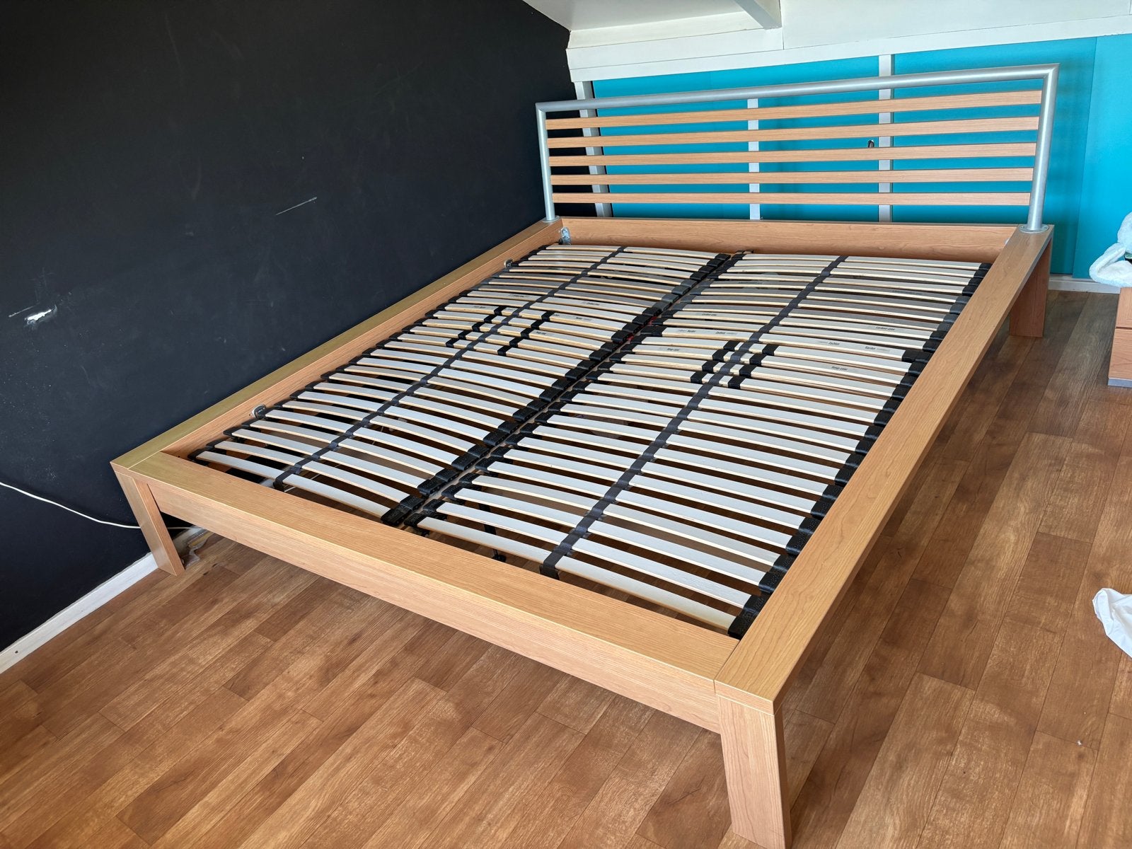 Tweepersoonsbed met lattenbodems - Hout en Metaal, Ophalen, Bruin, Tweepersoons, Zo goed als nieuw