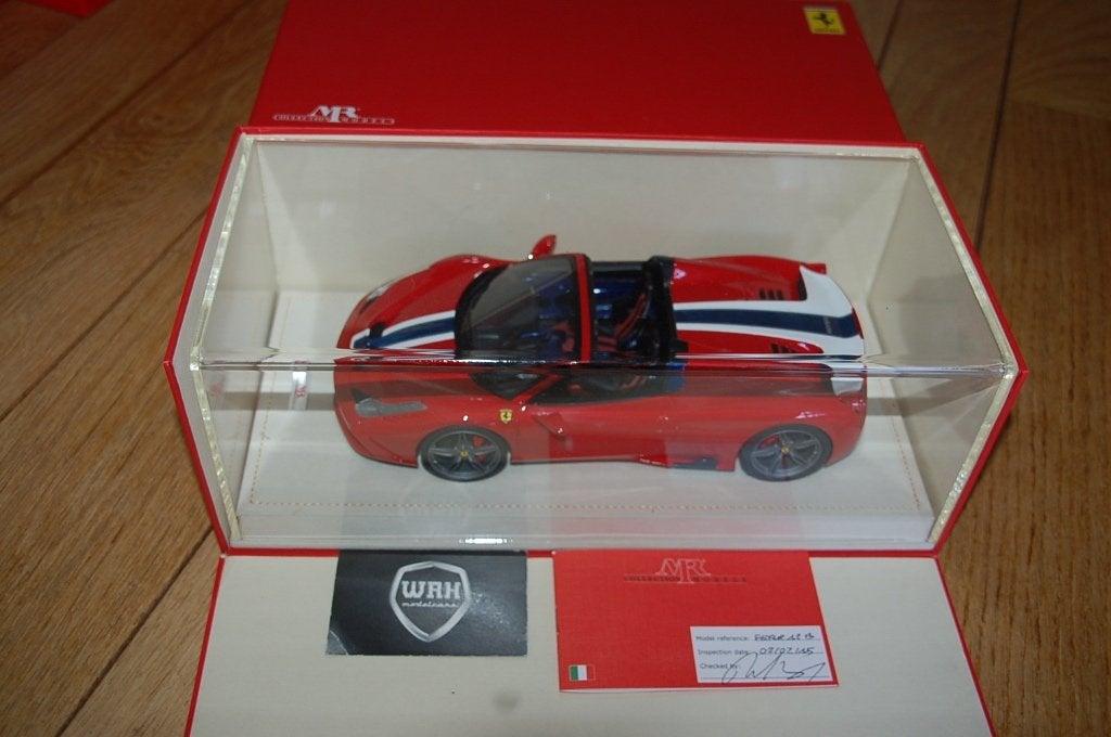 ≥ 1:18 Ferrari 458 Speciale Aperta rosso corsa MR models WRH