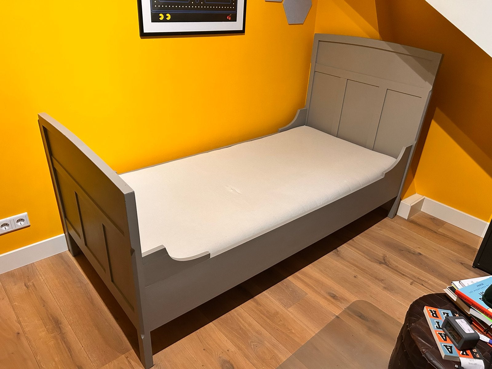 Brocante bed met bodem en (evt) matras, Ophalen, Gebruikt, 90 cm, Eenpersoons