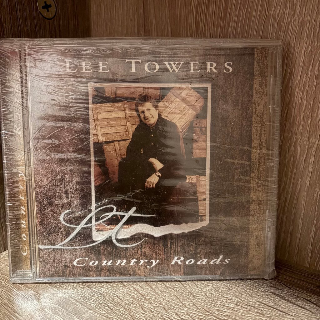 CD - Lee Towers - Country Roads - Nieuw, Ophalen of Verzenden, Nieuw in verpakking, Inclusief doosje, Country