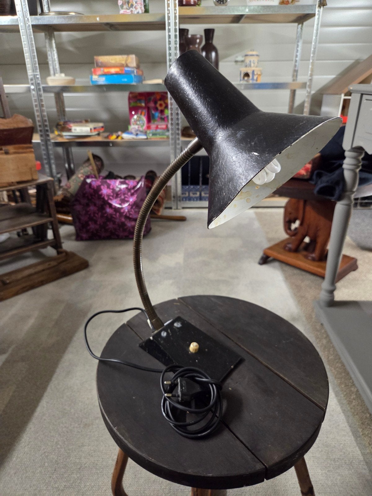 Vintage SIS bureaulamp met flexibele arm en heksenhoed kap, Verzamelen, Ophalen, Huis en Inrichting