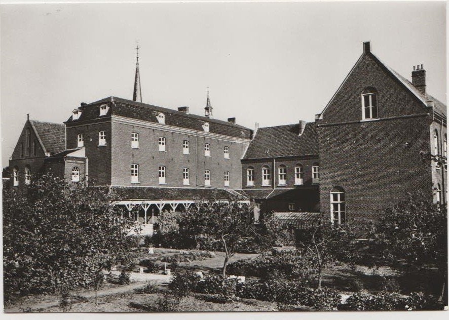 Sambeek Klooster en tuin Redemptoristinnen 1963 ., Verzamelen, Ophalen, 1960 tot 1980, Ongelopen, Noord-Brabant