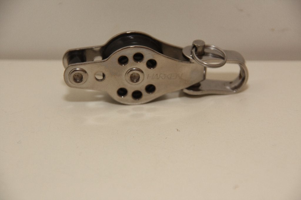 Harken Micro Blok met sluiting en Hondsvot 22 mm. Nieuw., Watersport en Boten, Ophalen of Verzenden, Nieuw, Lijn of Blok