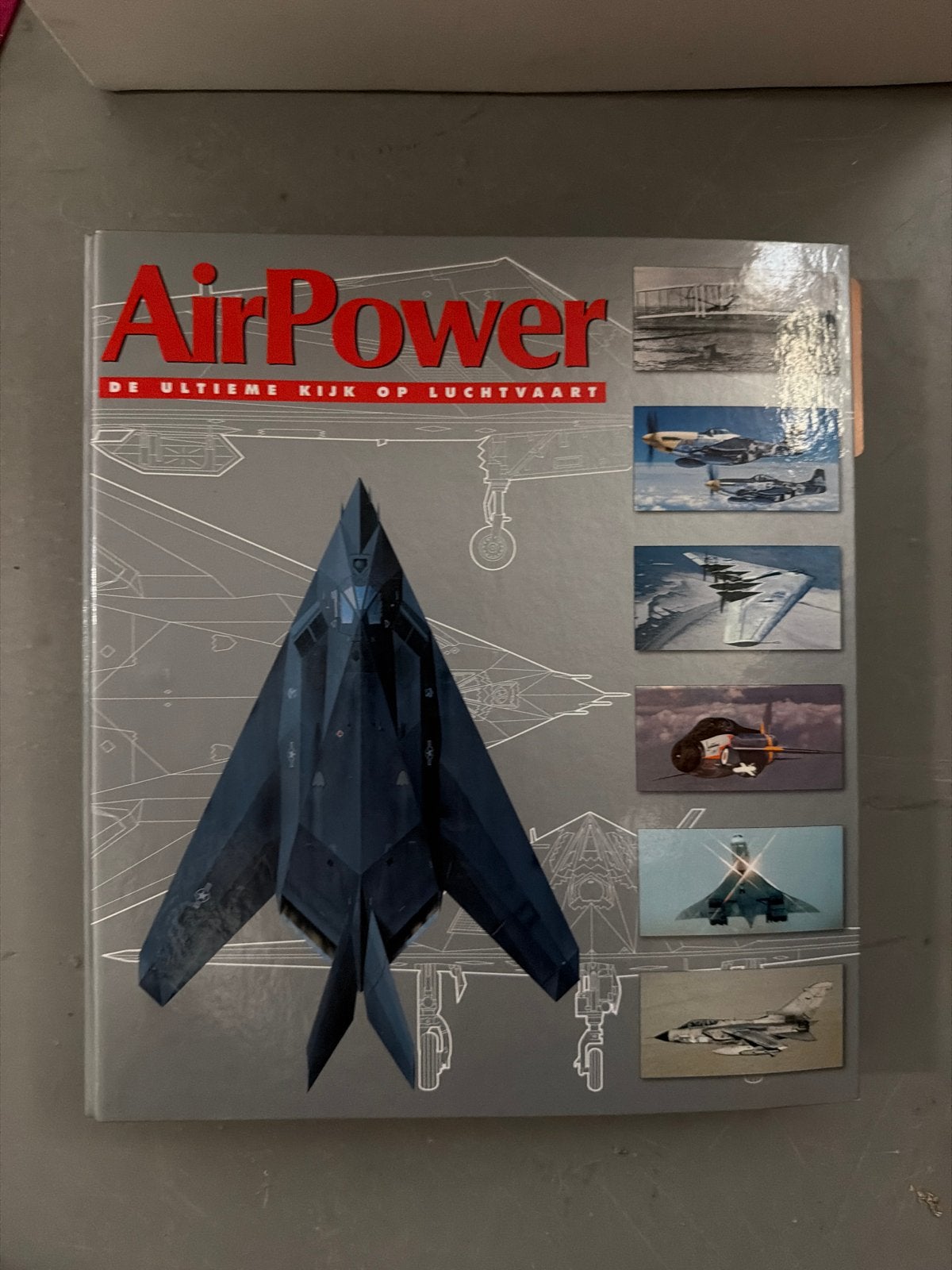 AirPower: De Ultieme Kijker op Luchtvaart Boek, Ophalen, Zo goed als nieuw, Vliegtuig