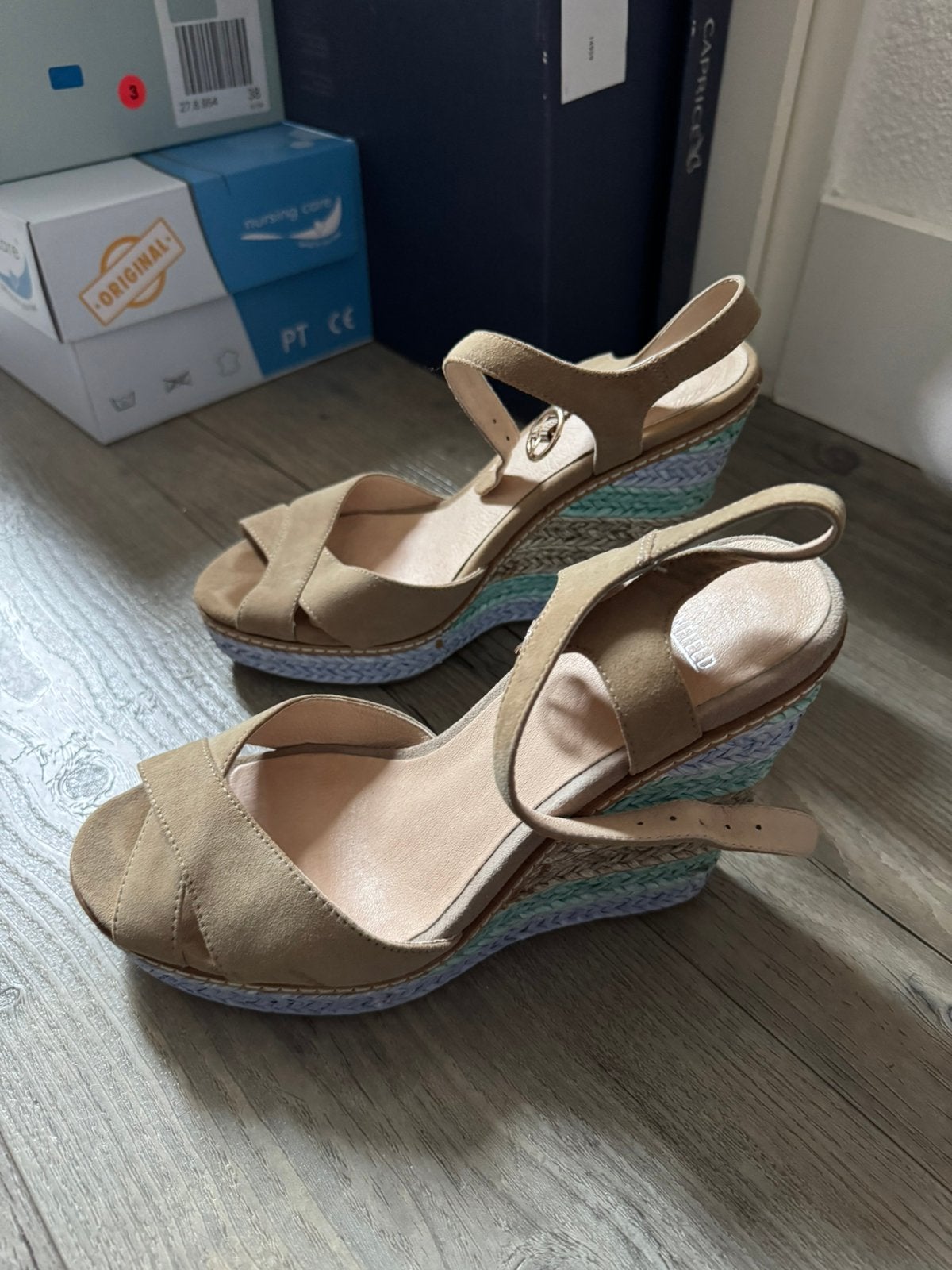 Sandalen sleehak - maat 38, Ophalen of Verzenden, Zo goed als nieuw, Beige