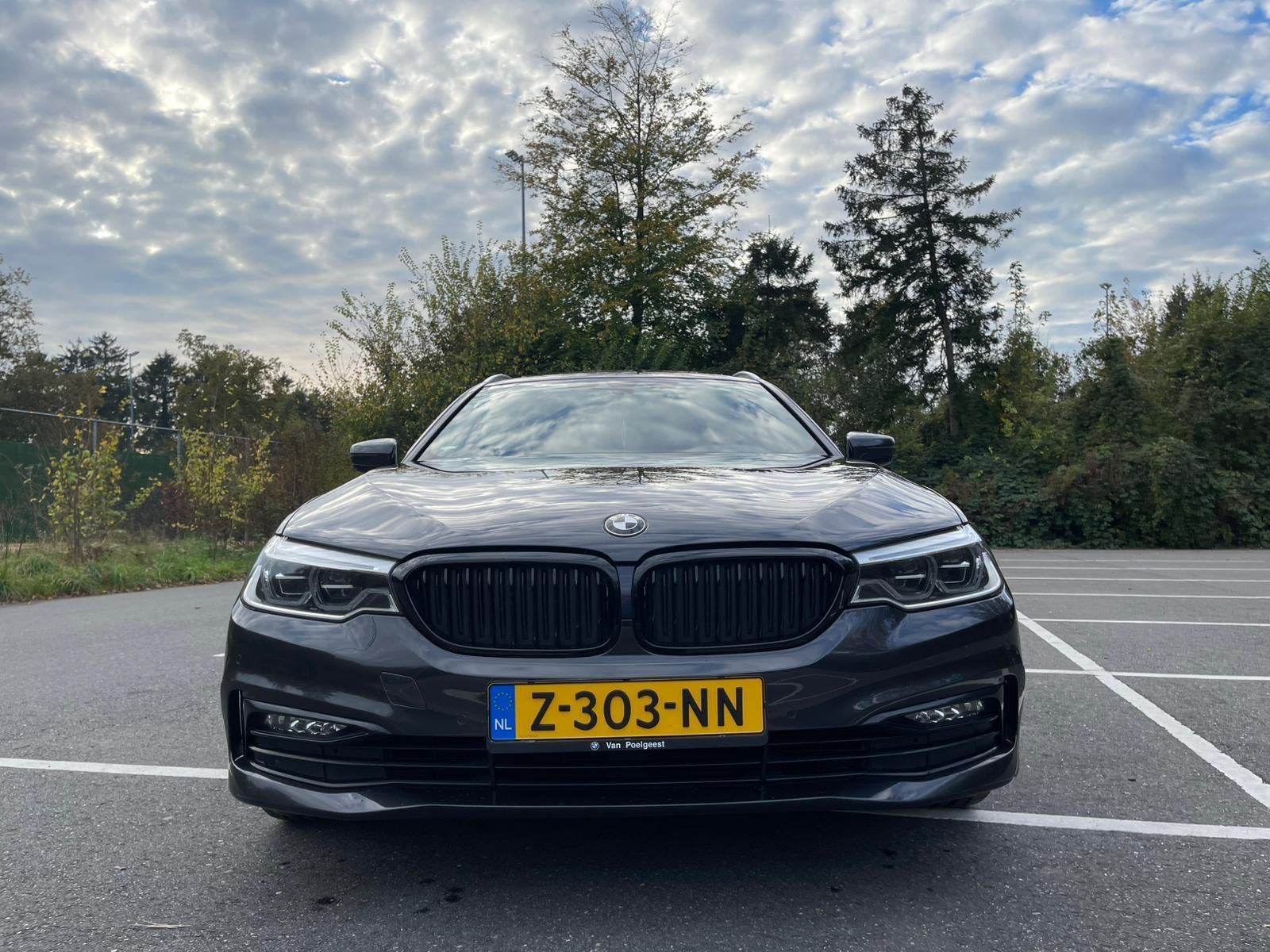 BMW 5-Serie 520d G31 Touring 190pk Aut.2017 Grau M-Sport APK, Auto's, BMW, Achterwielaandrijving, 1995 cc, 2000 kg, Leder en Stof