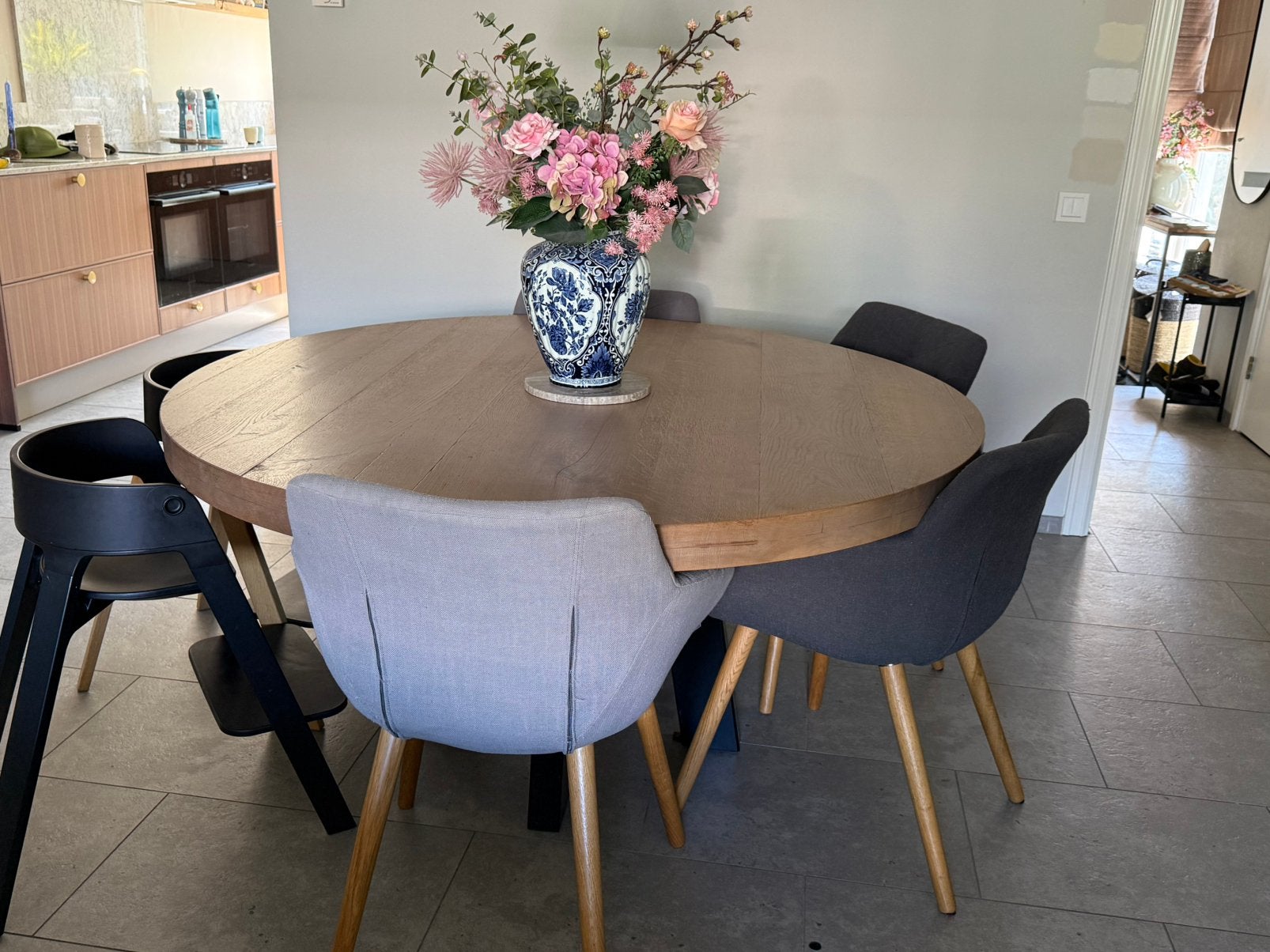 Prachtige eikenhouten eettafel van Troubadour, Huis en Inrichting, Ophalen, Gebruikt, Rond, Vijf personen of meer