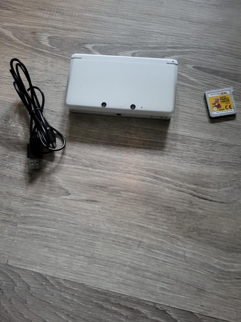 Nintendo 3DS  Wit met Super Mario 3D Land, Spelcomputers en Games, Spelcomputers | Nintendo 2DS en 3DS, Gebruikt, 3DS XL, Wit