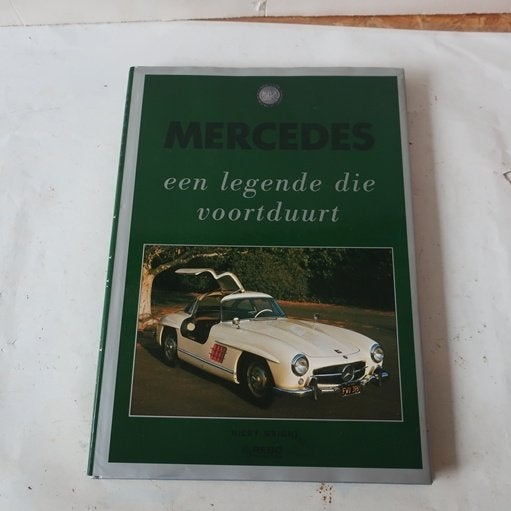 Mercedes Benz legende geschiedenis en modellen NL tekst, Ophalen of Verzenden, Gelezen, Mercedes