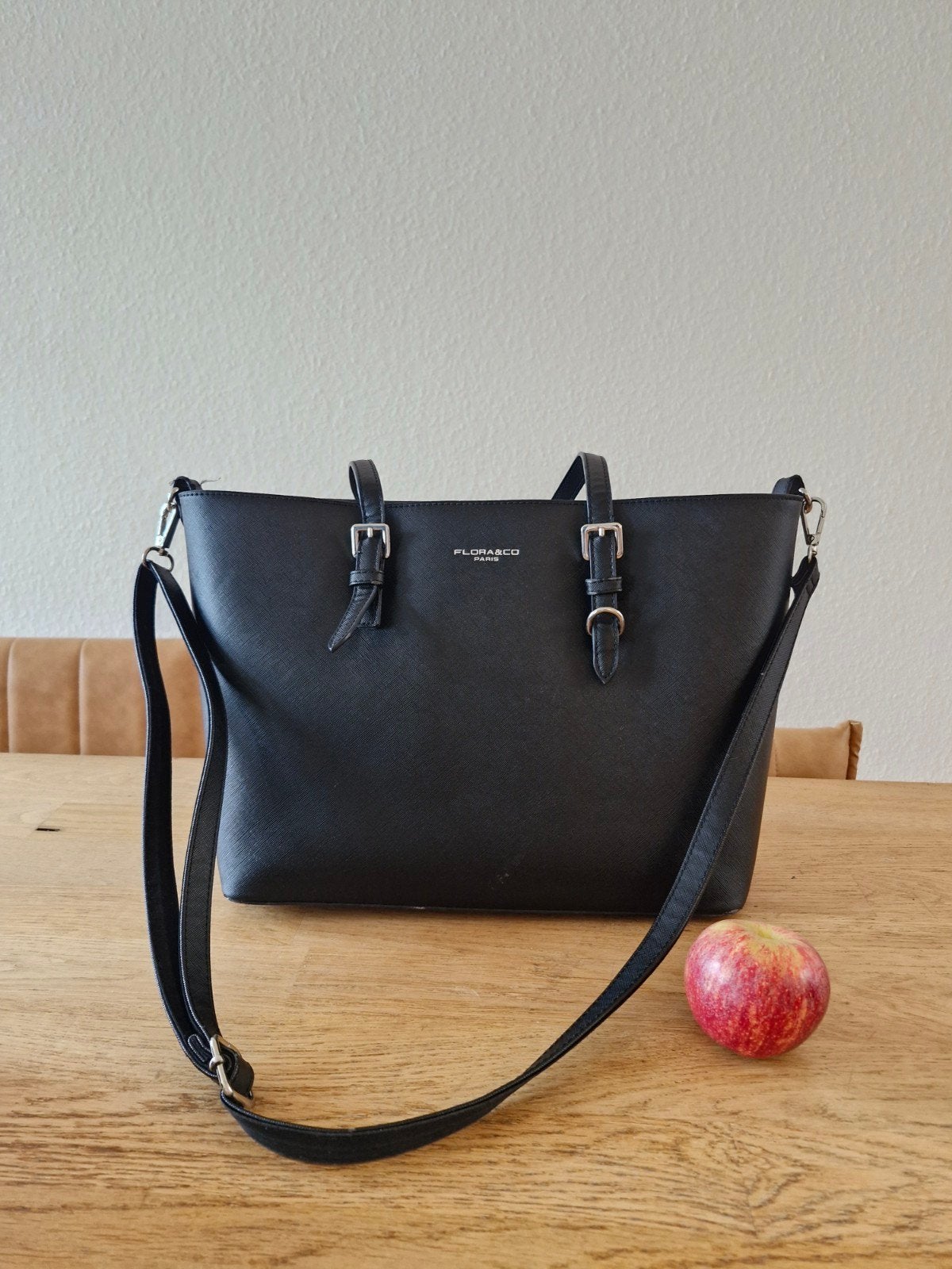 Flora&Co Paris zwarte handtas/schoudertas, Ophalen of Verzenden, Zo goed als nieuw, Zwart, Handtas