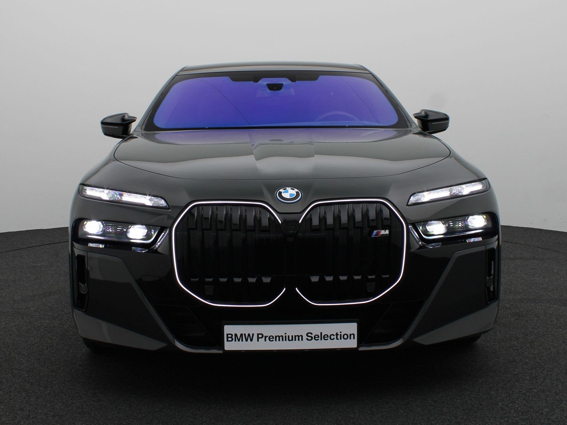BMW 7 Serie M760e xDrive | M Sportpakket Pro | Innovation Pa, Automaat, Gebruikt, Plug-in hybride, Vierwielaandrijving