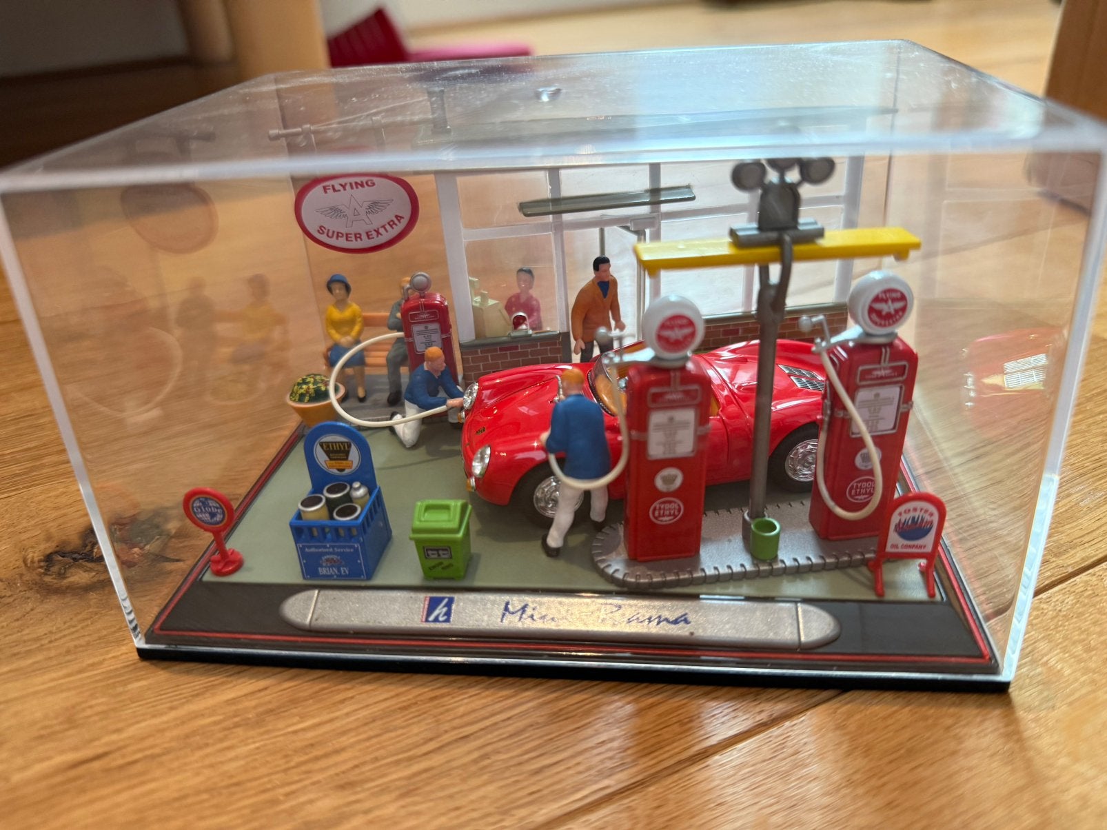 Hongwell Diorama Mini-Rama Tankstation 1/43 Porsche Oldtimer, Ophalen of Verzenden, Zo goed als nieuw, Auto, Overige merken