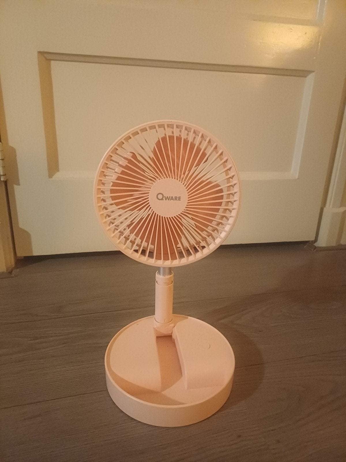 QWARE Mini Desk Fan - Compacte en Krachtige Ventilator, Ophalen, Nieuw, Tafelventilator