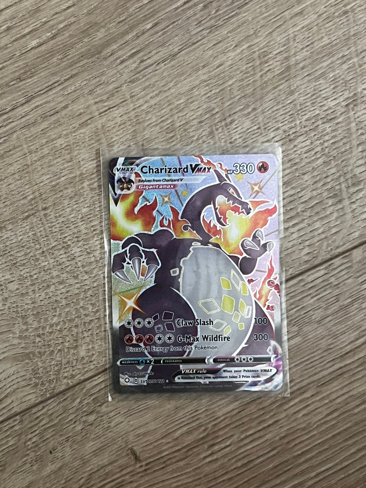 Charizard V max Shiny, Hobby en Vrije tijd, Verzamelkaartspellen | Pokémon, Ophalen of Verzenden, Zo goed als nieuw
