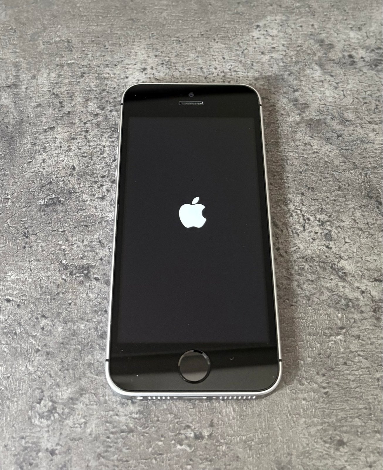 Apple iPhone SE (2018) 32GB Space Gray, Ophalen, Gebruikt, Zonder simlock, Zonder abonnement
