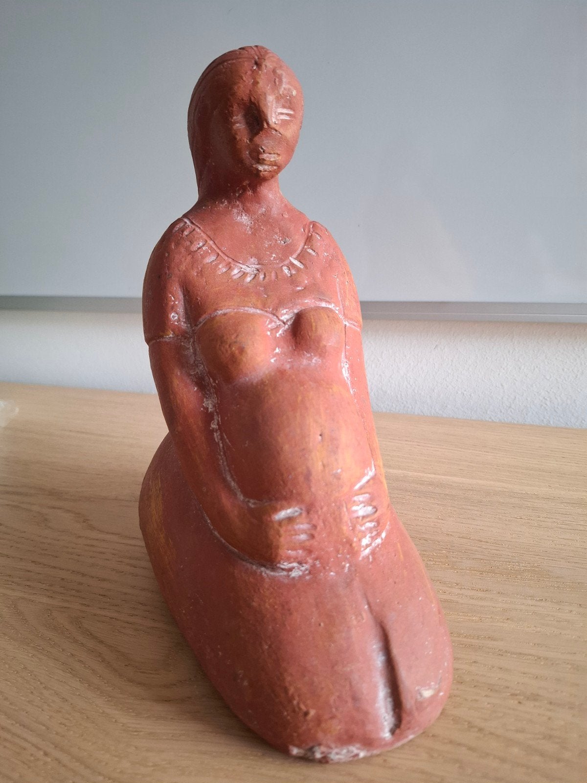 Vintage beeldje zwangere vrouw, terracotta, Antiek en Kunst, Minder dan 20 cm, Rood, Ophalen of Verzenden, Handgemaakt