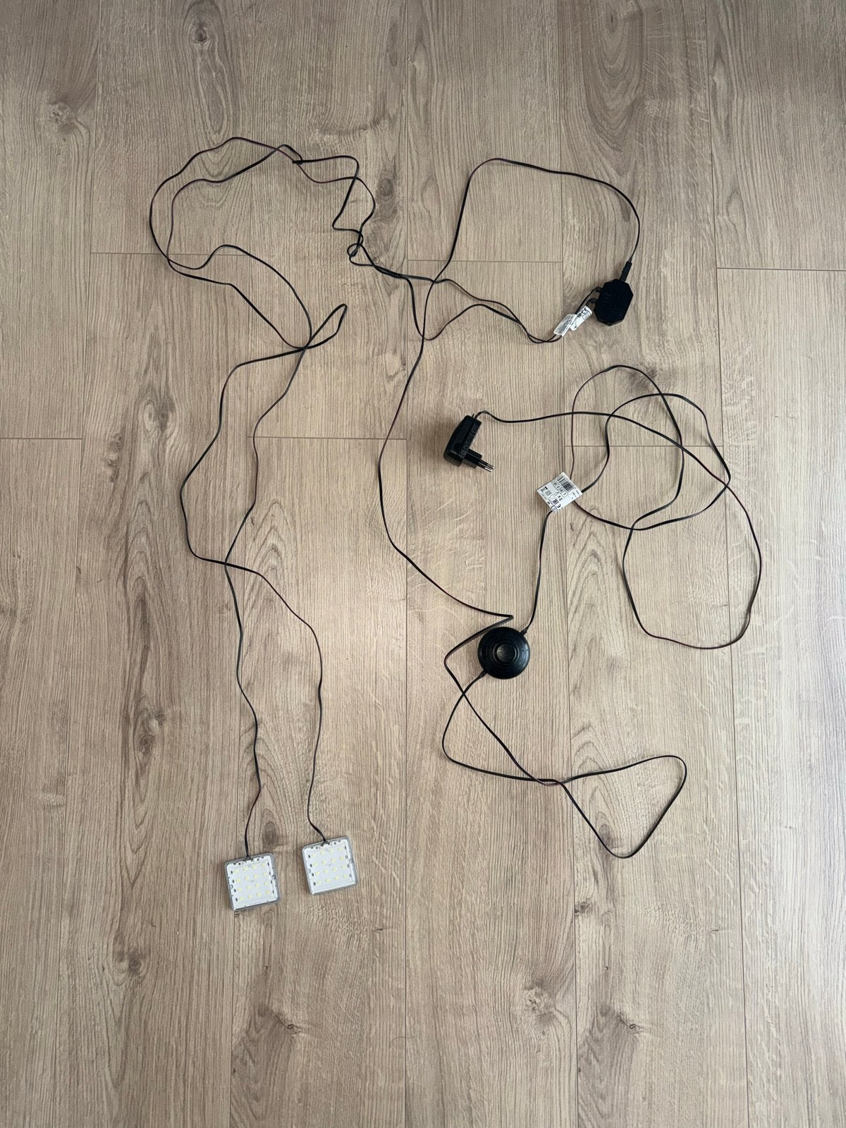 Nieuwe kastverlichting met drukknop en stopcontactaansluitin, Met schakelaar, Wit, Nieuw, Overige fittingen